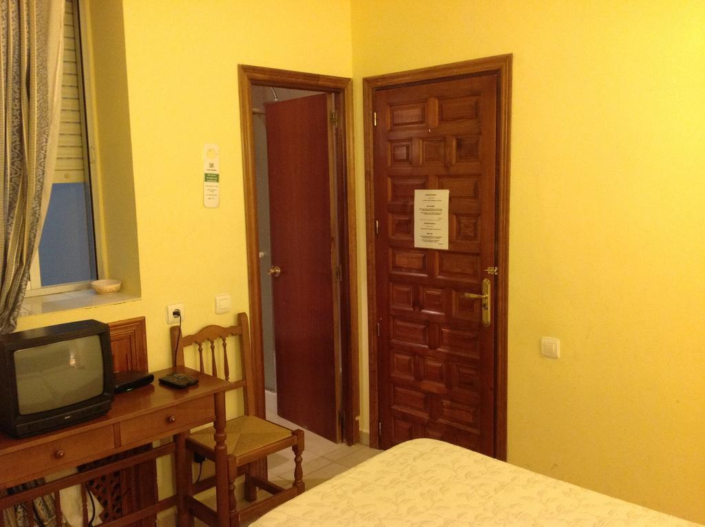 Hostal Cerezo 2 Guadalupe  Quarto foto